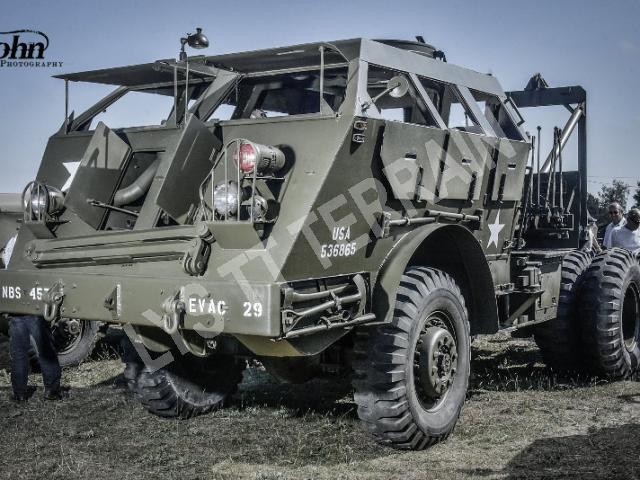  LOCATIONS VEHICULES MILIATIRE COMMEMORATIONS HISTORIQUES