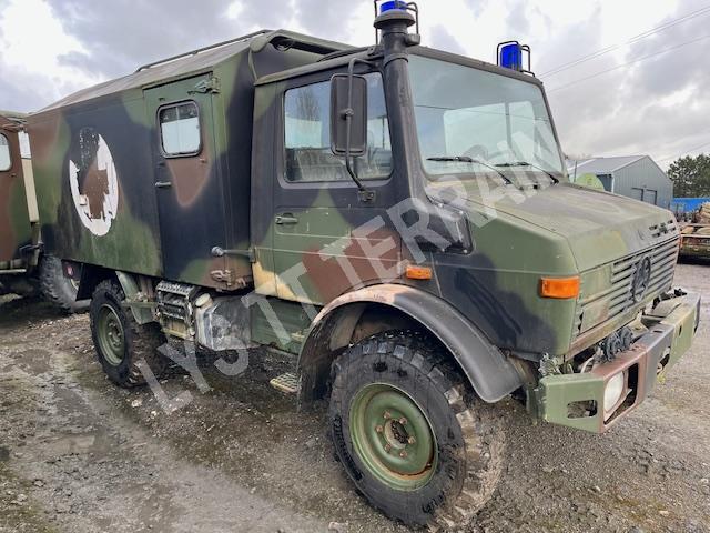 UNIMOG 435 AMBULANCE