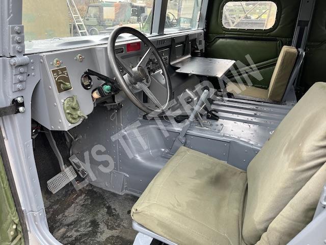 M998 HMMWV M998 HMMWV