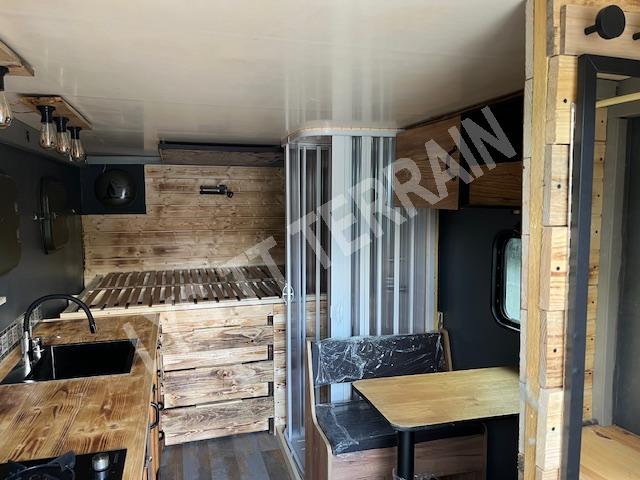 Mercedes 1017 equipe cellule de vie 